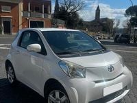 Usata Toyota iQ Active 68 CV (50 kW) 2010 Bianco Utilitaria