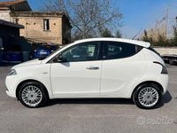 Usata Lancia Ypsilon 69 CV (50 kW) 2016 Bianco Utilitaria