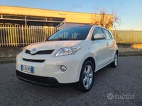 Usata Toyota Urban Cruiser Active 90 CV (66 kW) 2011 Bianco Station wagon