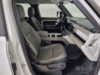 Usata Land Rover Defender S 200 CV (147 kW) 2024 Bianco / nero SUV