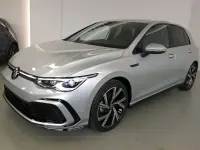 Usata VW Golf VIII R-line 131 CV (96 kW) 2022 Reflex silver met. Berlina