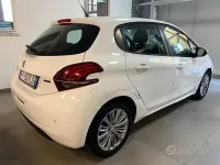 Usata Peugeot 208 Allure 82 CV (60 kW) 2016 Bianco Utilitaria