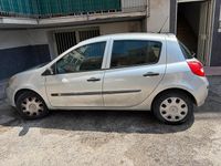 Usata Renault Clio II 58 CV (42 kW) 2006 Grigio Utilitaria