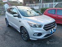 Usata Ford Kuga 120 CV (88 kW) 2017 Grigio SUV