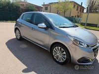 Usata Peugeot 208 102 CV (75 kW) 2019 Grigio Utilitaria