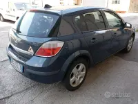 Usata Opel Astra Cosmo 101 CV (74 kW) 2007 Blu Berlina