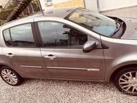 Usata Renault Clio II Dynamique 86 CV (63 kW) 2010 Grigio Berlina