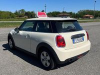 Usata Mini ONE 75 CV (55 kW) 2019 Beige Utilitaria