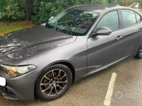 Usata Alfa Romeo Giulia 180 CV (132 kW) 2017 Grigio Berlina