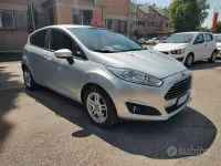 Usata Ford Fiesta Titanium 75 CV (55 kW) 2014 Grigio Utilitaria