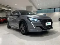 Usata Peugeot e-208 Allure 100 kW (136 CV) 2021 Grigio Utilitaria