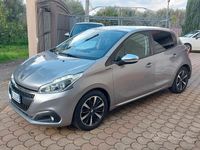 Usata Peugeot 208 Signature Sky 102 CV (75 kW) 2020 Grigio Utilitaria