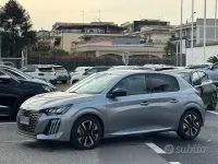 Usata Peugeot 208 Allure 101 CV (74 kW) 2025 Grigio Utilitaria