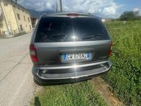 Usata Chrysler Voyager 150 CV (110 kW) 2006 Grigio Monovolume