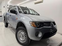 Usata Mitsubishi L200 Invite 136 CV (100 kW) 2007 Grigio Pick-up