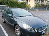 Usata Volvo V60 Momentum 115 CV (84 kW) 2012 Bluazzurro Station wagon