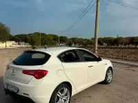 Usata Alfa Romeo Giulietta 105 CV (77 kW) 2012 Bianco Utilitaria