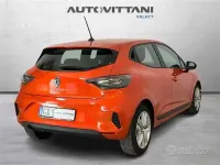 Usata Renault Clio Evolution 101 CV (74 kW) 2024 Grigio Utilitaria