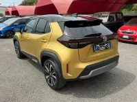 Usata Toyota Yaris Cross 92 CV (67 kW) 2022 Oro SUV