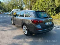 Usata Opel Astra Cosmo 110 CV (80 kW) 2011 Grigio Station wagon