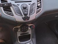Usata Ford Fiesta 96 CV (70 kW) 2010 Blu Utilitaria