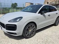 Usata Porsche Cayenne 340 CV (250 kW) 2020 Grigio gesso SUV