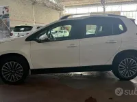 Usata Peugeot 2008 99 CV (72 kW) 2017 Bianco SUV