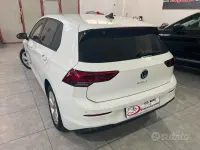 Usata VW Golf VII Life 116 CV (85 kW) 2021 Bianco Utilitaria
