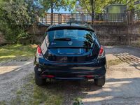 Usata Lancia Ypsilon 69 CV (50 kW) 2016 Blu Utilitaria