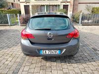 Usata Opel Astra Cosmo 116 CV (85 kW) 2010 Grigio Berlina