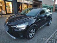 Käytetty Renault Captur Zen 95 HP (69 kW) 2021 Musta Katumaasturi