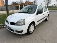 Begagnad Renault Clio II Dynamique 75 HK (55 kW) 2008 Vit Sedan