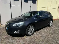 Usata Opel Astra Cosmo 140 CV (102 kW) 2011 Grigio Station wagon