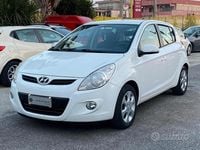 Usata Hyundai i20 Edition 77 CV (56 kW) 2012 Bianco Utilitaria