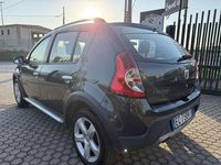 Usata Dacia Sandero Stepway 87 CV (63 kW) 2010 Grigio SUV