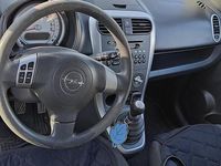 Usata Opel Agila 116 CV (85 kW) 2024 Verde Berlina