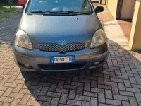 Usata Toyota Yaris 65 CV (47 kW) 2005 Grigio Berlina