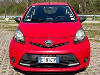Usata Toyota Aygo Connect Style 68 CV (50 kW) 2014 Rosso Utilitaria
