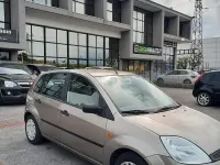 Usata Ford Fiesta Ambiente 75 CV (55 kW) 2003 Grigio Utilitaria