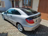Usata Mercedes 220 143 CV (105 kW) 2003 Grigio Coupé