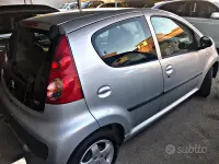 Usata Peugeot 107 68 CV (50 kW) 2009 Grigio Utilitaria