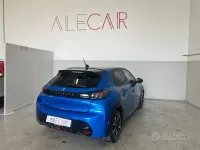 Usata Peugeot 208 GT-line 102 CV (75 kW) 2021 Blu Utilitaria
