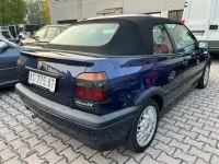 Usado VW Golf Cabriolet Sport 101 HP (74 kW) 1997 Azul Cabrios