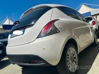 Usata Lancia Ypsilon 69 CV (50 kW) 2015 Bianco Utilitaria