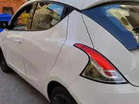 Usata Lancia Ypsilon 69 CV (50 kW) 2015 Bianco Utilitaria