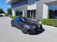 Usata Jaguar F-Type R 575 CV (422 kW) 2021 Grigio Coupé