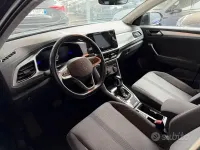Usata VW T-Roc Life 150 CV (110 kW) 2023 Grigio SUV