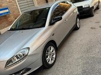 Usata Lancia Delta 120 CV (88 kW) 2014 Grigio Utilitaria