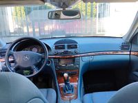 Usata Mercedes E220 136 CV (100 kW) 2003 Grigio Berlina