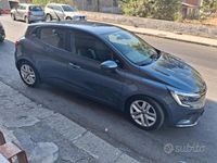 Usata Renault Clio V Intens 101 CV (74 kW) 2022 Grigio Berlina